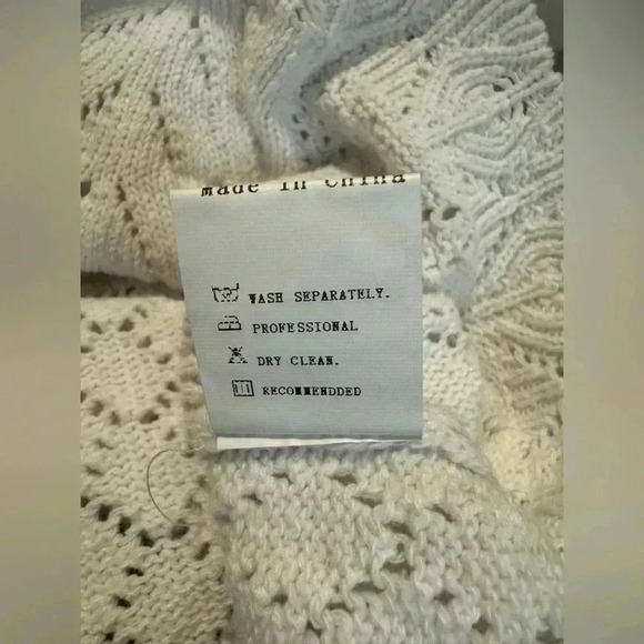 Noracora | Cable Knit & Lace Crochet Sweater (S) - Picture 7 of 9